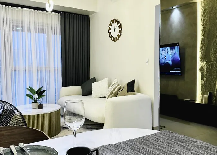 Landscape View And Sea View 1br Near Airport Manila
